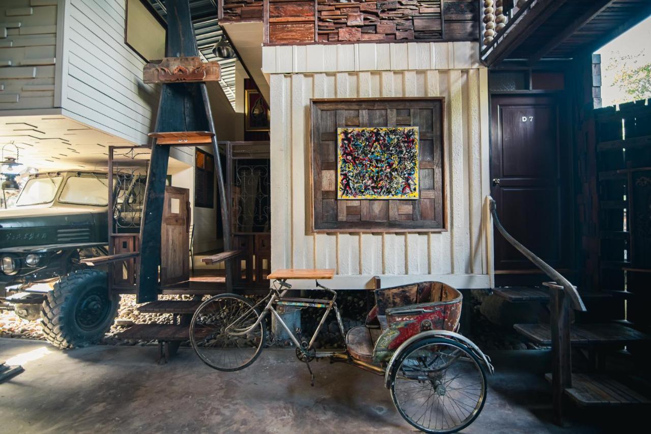 Suankaew​ Art​ Hostel​ Чонбури Екстериор снимка