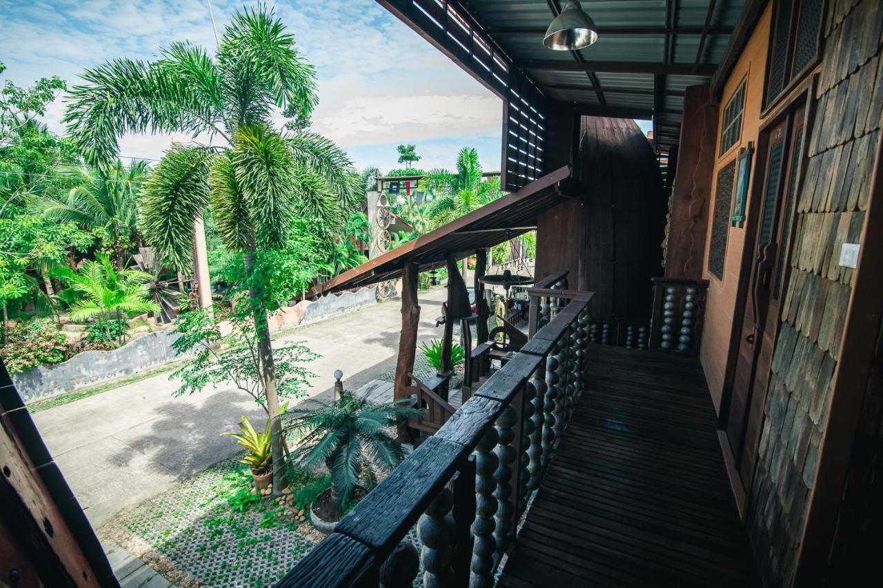 Suankaew​ Art​ Hostel​ Чонбури Екстериор снимка