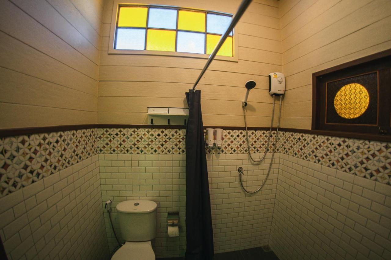 Suankaew​ Art​ Hostel​ Чонбури Екстериор снимка