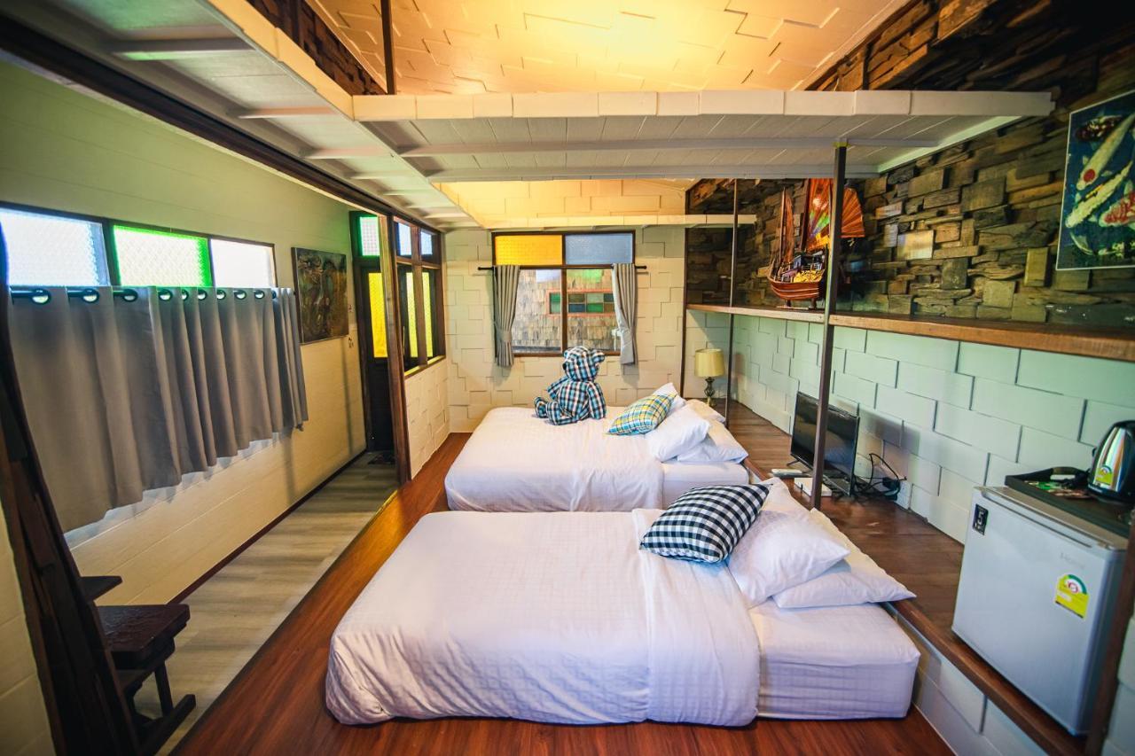 Suankaew​ Art​ Hostel​ Чонбури Екстериор снимка
