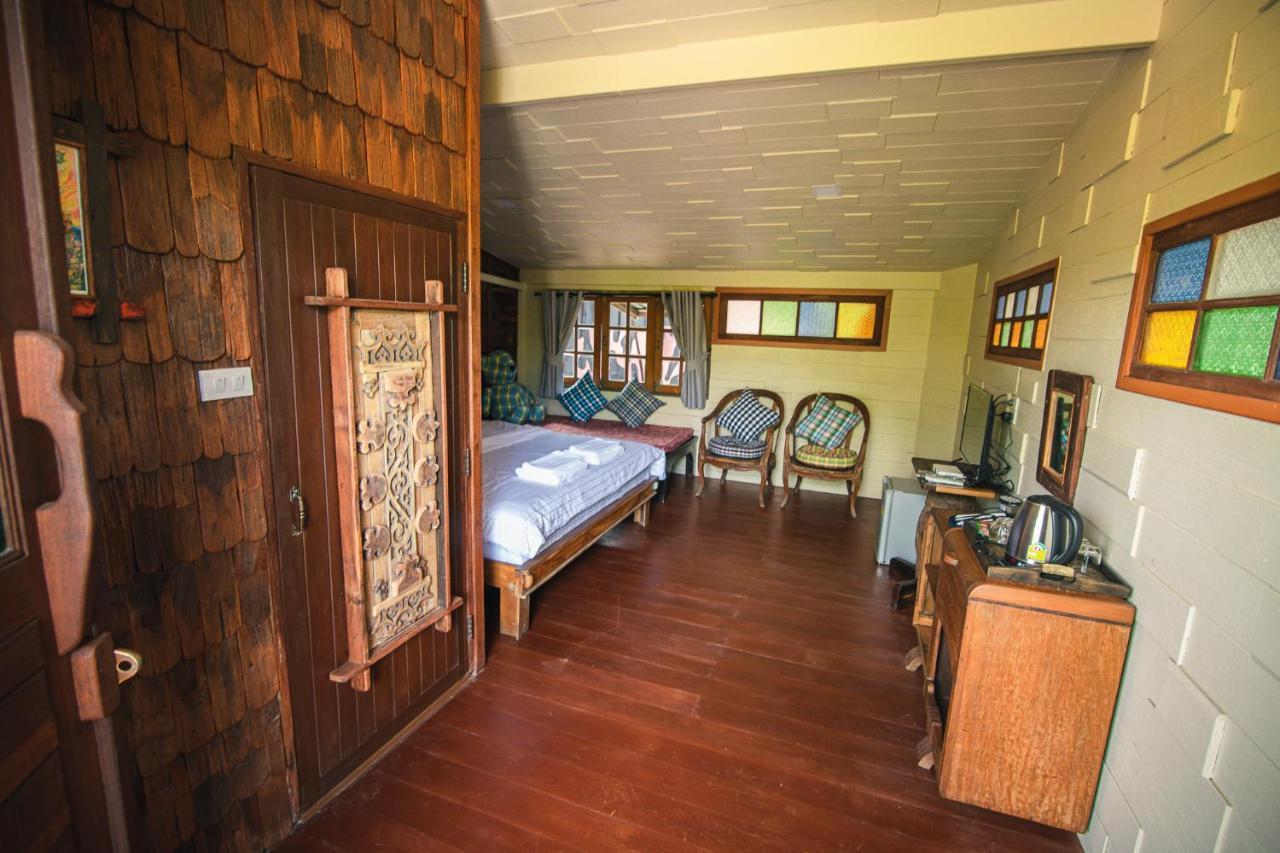 Suankaew​ Art​ Hostel​ Чонбури Екстериор снимка