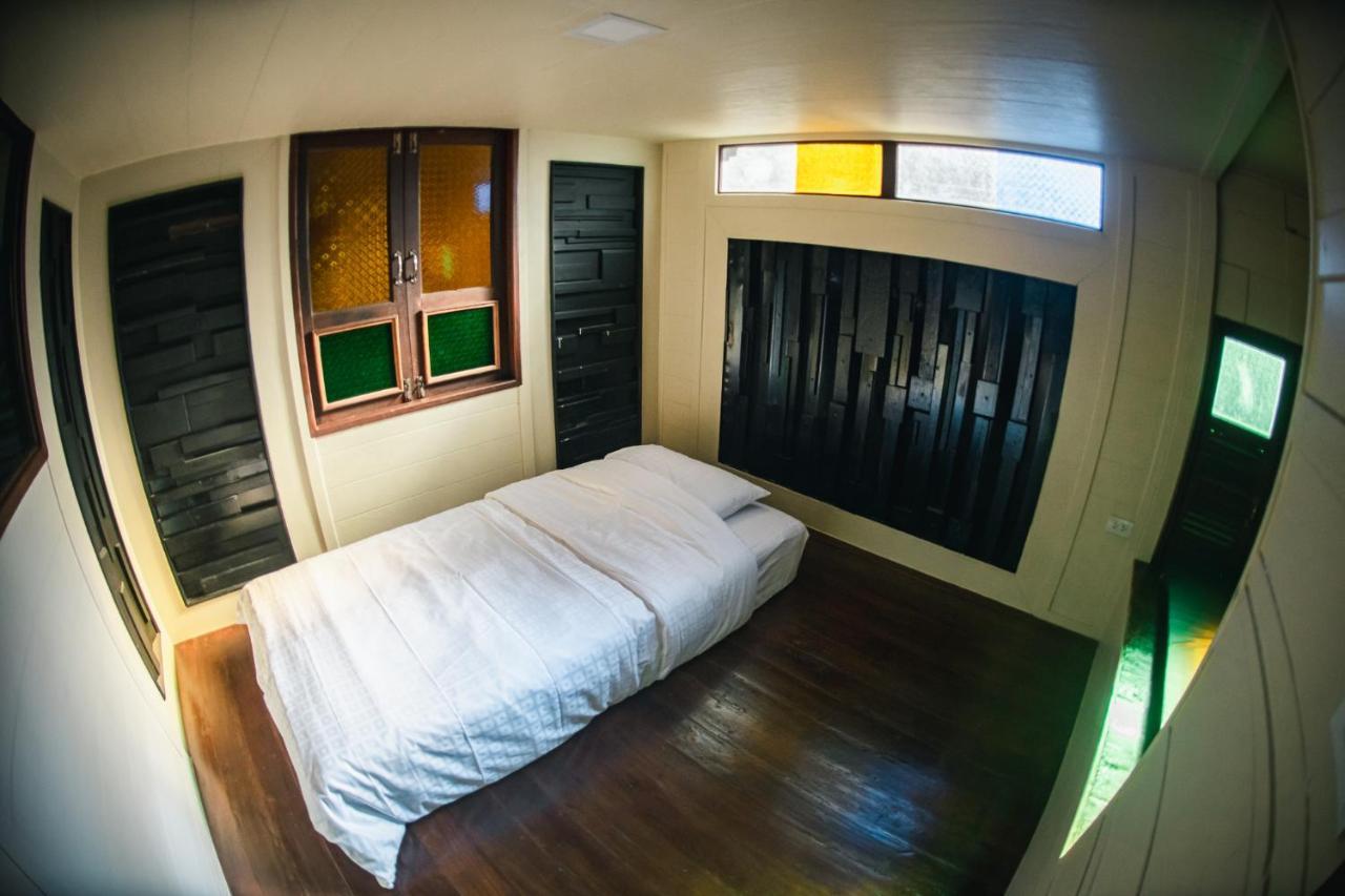 Suankaew​ Art​ Hostel​ Чонбури Екстериор снимка