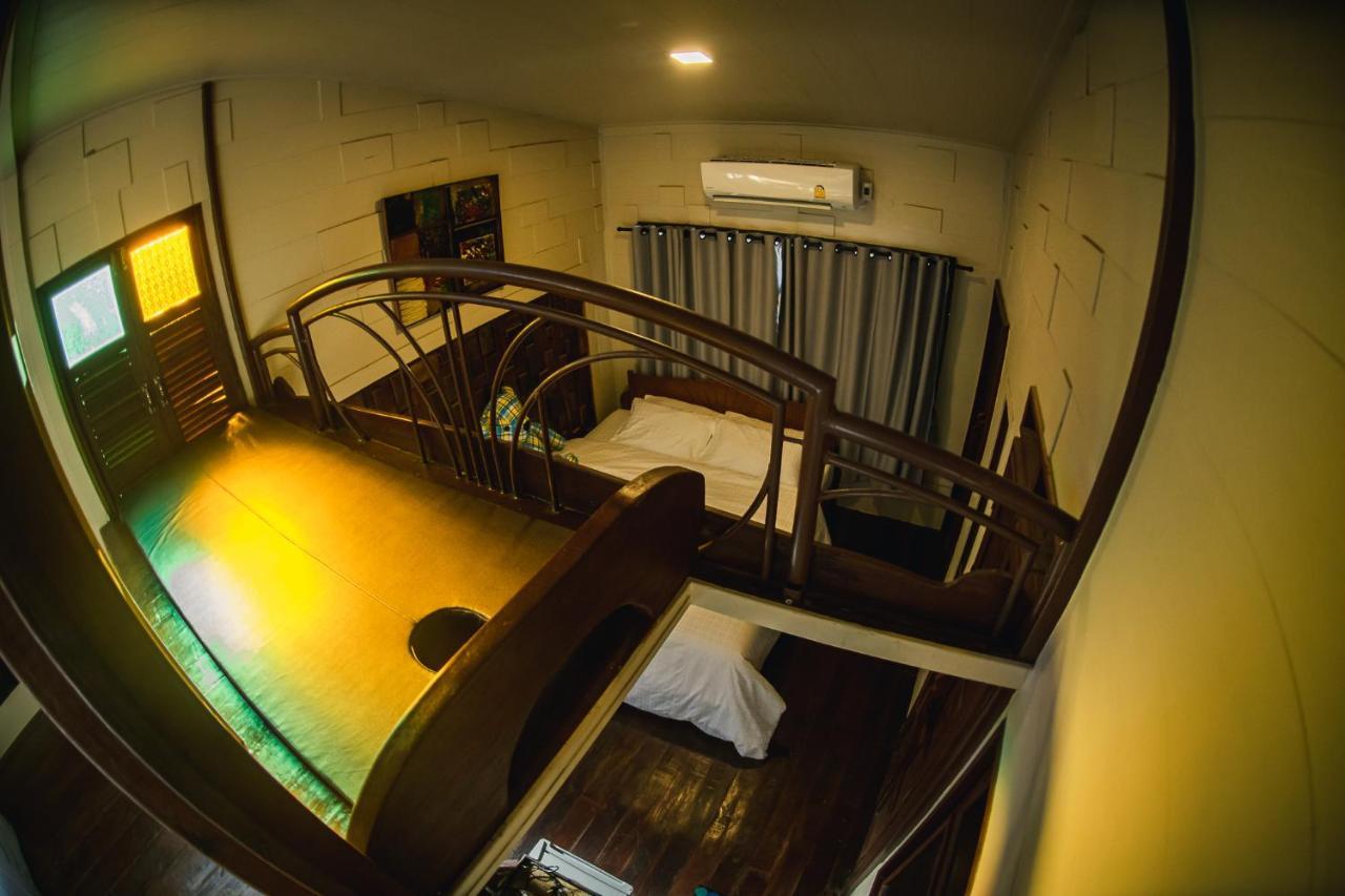 Suankaew​ Art​ Hostel​ Чонбури Екстериор снимка